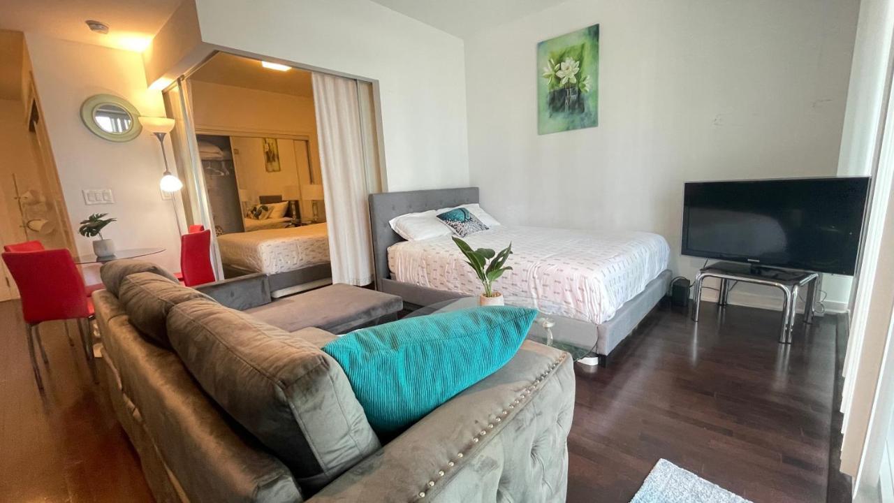 Comfort Opulence Suites Downtown High Floor With Balcony * Toronto