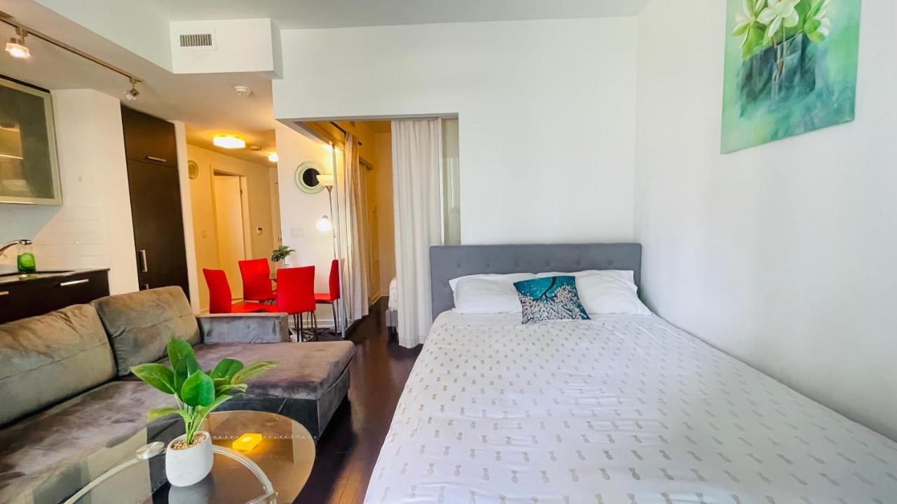 Comfort Opulence Suites Downtown High Floor With Balcony * Toronto