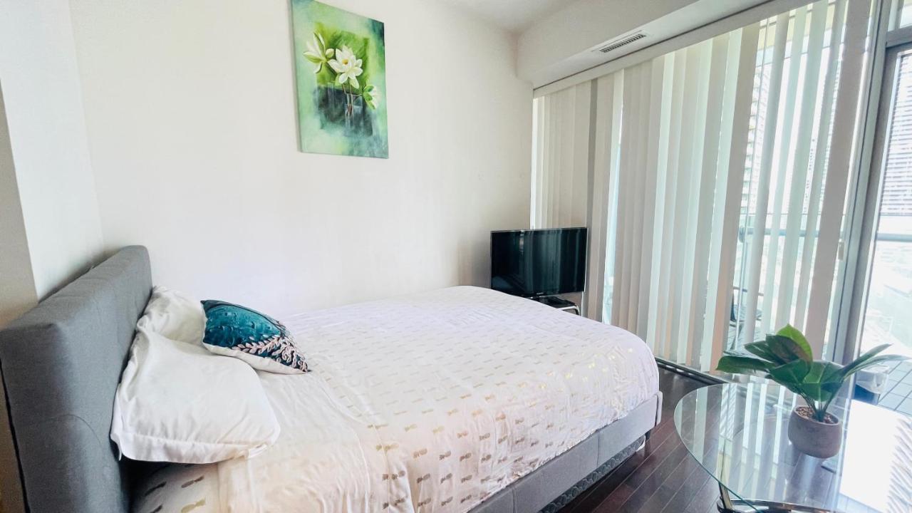 Comfort Opulence Suites Downtown High Floor With Balcony Toronto