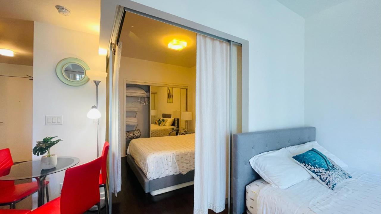 Comfort Opulence Suites Downtown High Floor With Balcony Toronto