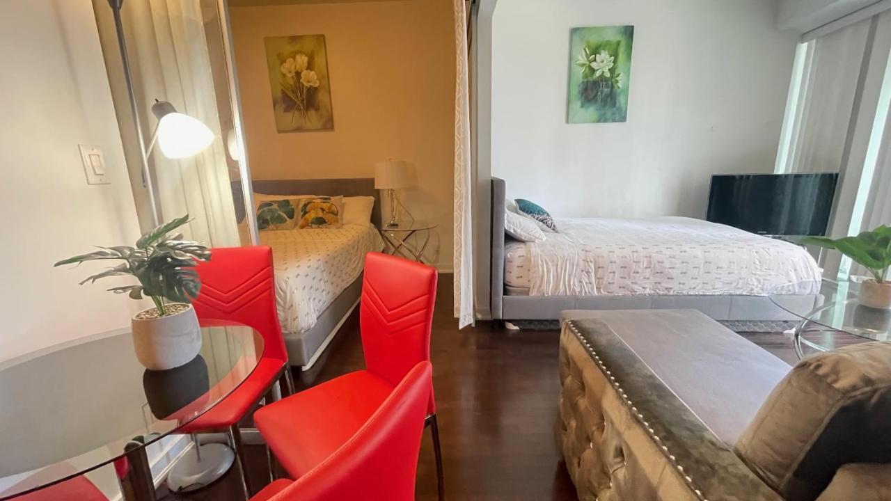 Comfort Opulence Suites Downtown High Floor With Balcony * Toronto