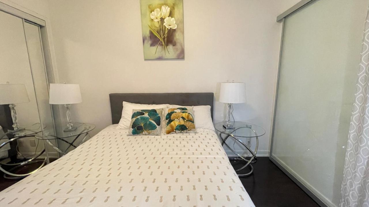 Comfort Opulence Suites Downtown High Floor With Balcony Toronto