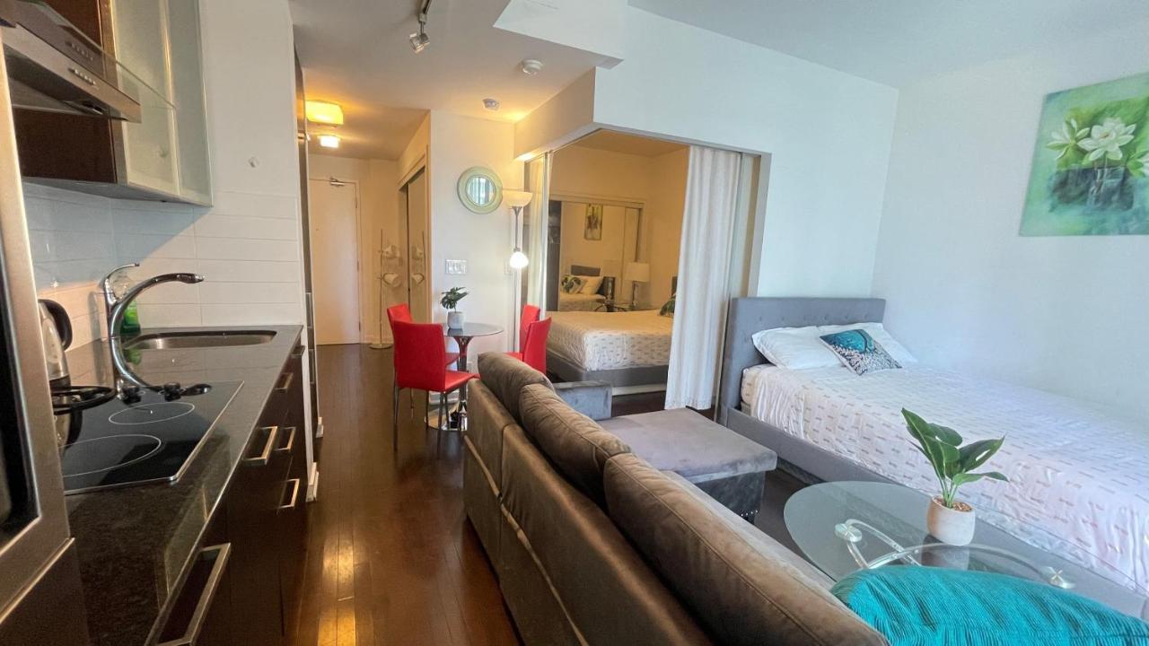 Comfort Opulence Suites Downtown High Floor With Balcony Hotel Toronto