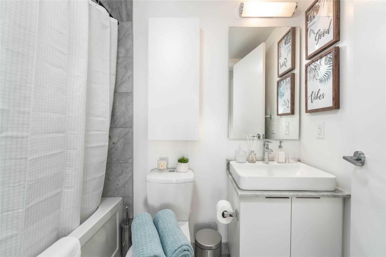 Comfort Opulence Suites Downtown High Floor With Balcony Toronto